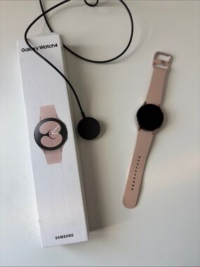 Samsung Galaxy Watch4 -  Pink Smartwatch with Charger and box
